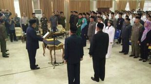 Bupati Sukabumi Drs. H. Marwan Hamami saat Melantik Pejabat Eselon II, III dan IV di Lingkungan Pemerintah Kabupaten Sukabumi (dok. KM)