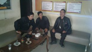 Sejumlah juru parkir dibawa oleh pihak kepolisian untuk dimintai keterangannya terkait dugaan pungli di Polsek Cibungbulang, Bogor 31/1 (dok. KM)