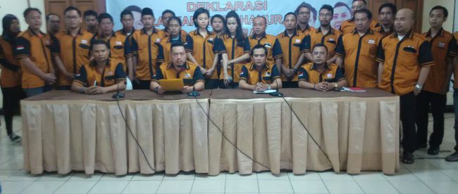 Jajaran kepengurusan organisasi Laskar Muda Hanura pada acara deklarasi LASMURA, Cisarua 29/3 (dok. KM)