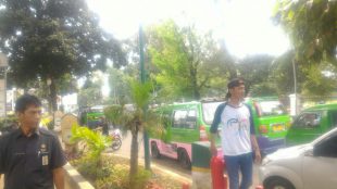 Angkot berjejeran di depan Balaikota Bogor, Selasa 21/3 (dok. KM)