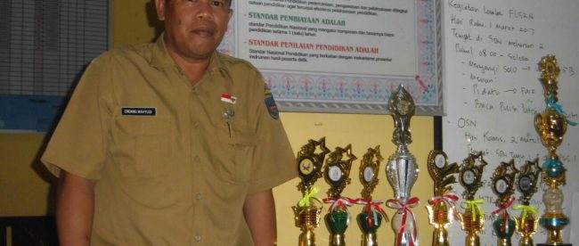 Endang Wahyudi, kepsek SDN Curug 2 Cimanggis, 