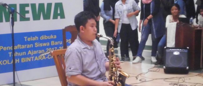 Siswa SMP Cakrabuana memperlihatkan bakatnya (dok. KM)