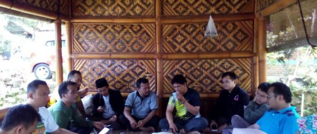 Para kader dan alumni PKU 9 MUI berdiskusi lakukan langkah-langkah strategis organisasi terhadap masyarakat (dok. KM)