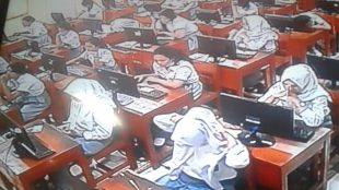Pengawasan pelaksanaan UNBK menggunakan CCTV di SMKN 3, Kota Bogor (dok. KM)