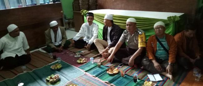 Suasana saat Rajaban di Kantor Kepala Desa Tamansari Sabtu 8/4 (dok. KM)