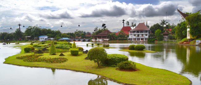 Panorama dari danau Taman Mini Indonesia Indah, Jakarta (dok. indonesia.travel)