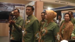 Menkopolhukam Wiranto meninjau Expo Nusantara TMII 2017 di Gedung Sasana Kriya TMII (dok. KM)