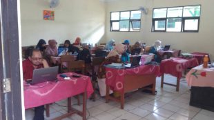 Suasana Bintek Kurtilas di SMPN 8 Depok (dok. KM)