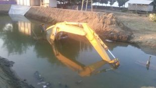 Ekskavator Komatsu FC130 bantuan menteri KKP tenggelam sebelum serah terima (dok. KM)