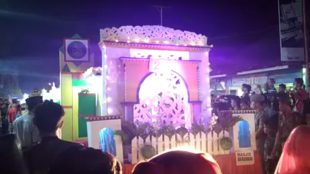 Salah satu arakan pada Festival Arakan Sahur Kuala Tungkal 2017 (dok. kM)