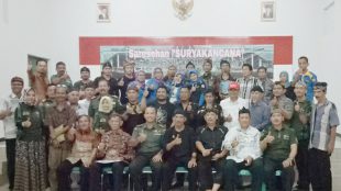 Budayawan, tokoh masyarakat dan TNI usai Sarasehan "Suryakancana" dalam rangka HUT Kodam Siliwangi, Sabtu 20/5 (dok. KM)