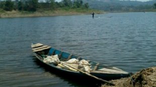 Situ Cikadu di Kabupaten Bandung Barat (dok. Benz/foursquare.com)
