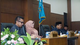 Bupati Pandeglang Irna Narulita saat rapat paripurna DPRD Kabupaten Pandeglang, Senin 17/7 (dok. KM)