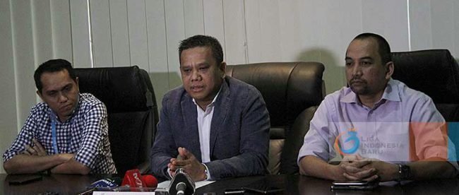 Berlington Siahaan selaku Direktur Utama Liga Indonesia Baru memberikan keterangan untuk Liga-1 tahun 2017 musim kedua (Sumber: laman LIB)