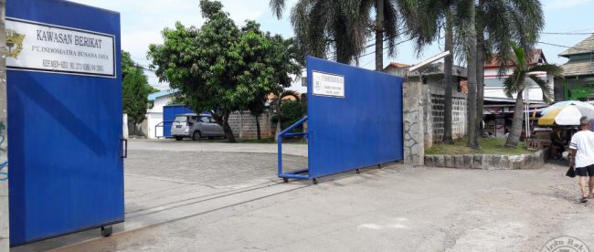 Gerbang masuk kawasan pabrik PT. Indomatra Busana Jaya (dok. KM)