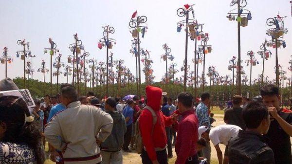 172 Pohon pinang dipersiapkan untuk Festival Kemerdekaan Indonesia di TI Jaya Ancol