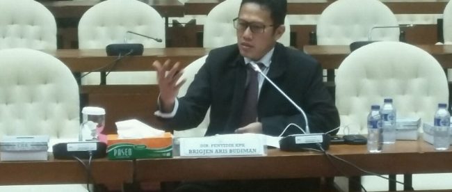 Direktur Penyidikan KPK Aris Budiman memberikan keterangan di hadapan Pansus Angket KPK di DPR, Selasa 29/8 (dok. KM)