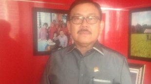 Politisi PDIP, Eddy Kusuma Wijaya saat berbincang dengan KM (dok. KM)