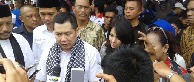 Ketua Umum PArtai Perindo Hary Tanoesoedibjo saat memberikan keterangan kepada wartawan usai acara bakti sosial Perindo di Desa Wates Jaya, Cigombong, Bogor (dok. KM)