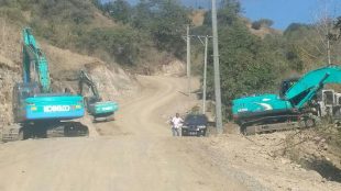 Pekerjaan proyek Jalan Provinsi NTB di Kabupaten Bima, NTB (dok. KM)