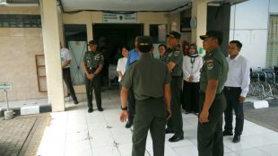 Kunjungan Pangdam Jaya, Mayjen TNI Jaswanti di RS Bhakti Mulia, Senin 31/7 (dok. KM)