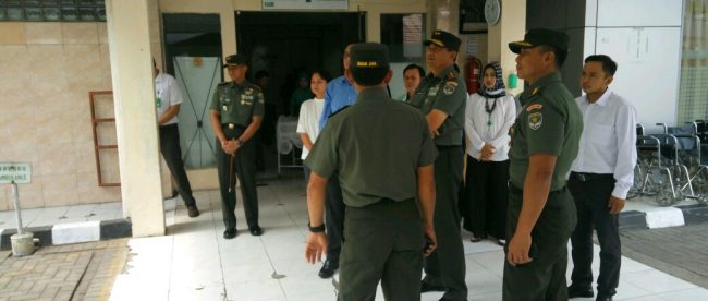 Kunjungan Pangdam Jaya, Mayjen TNI Jaswanti di RS Bhakti Mulia, Senin 31/7 (dok. KM)