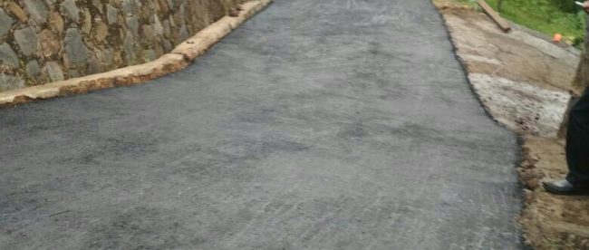 Jalan yang telah diaspal oleh warga Desa Gunung Geulis, Kecamatan Sukaraja, Bogor (dok. KM)