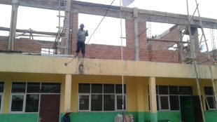 Pekerjaan penambahan ruang kelas di SDN 01 Carangpulang, Dramaga, Kabupaten Bogor (dok. KM)