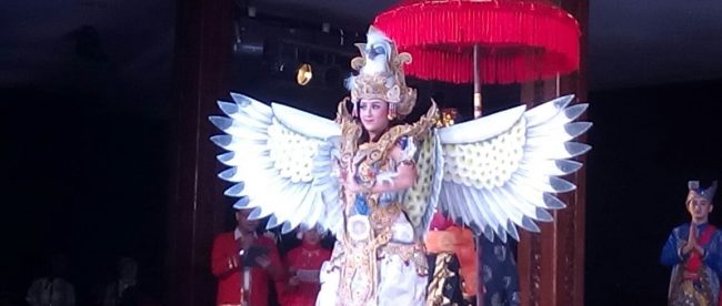 Tari pembuka acara Parade Tari Nusantara TMII 2017, Sabtu 19/8 (dok. KM)