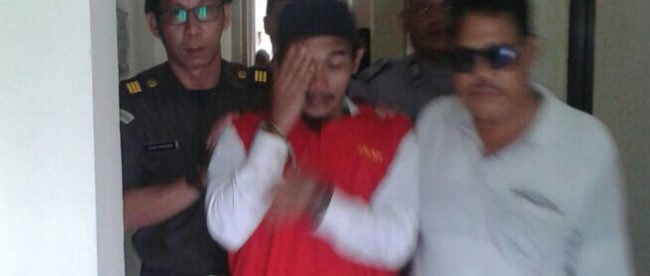 Terdakwa Sukamajaya alias Jaya sesudah menghadiri sidang putusan kepemilikan narkoba di PN Depok. Rabu (16/8/17) (dok. KM)