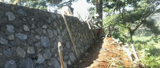 Proyek pembangunan Tembok Penahan Tanah (TPT di Desa Cibanon, Kecamatan Sukaraja, Bogor (dok. KM)