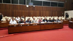 Pansus Angket mendengar masukan dari para hakim, jaksa dan Profesional Perpolisian di Kompleks Parlemen, Senin 4/9 (dok. kM)