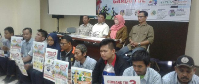 Konferensi pers ASPEK Indonesia dan aksi tolak GNNT, Kamis 14/9 (dok. KM)