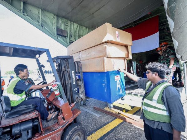 Penyerahan bantuan kemanusiaan dari Pemerintah Indonesia untuk krisis kemanusiaan di Rakhine State, Myanmar (dok. KM)