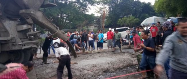 Pekerjaan betonisasi di Terminal Baranangsiang, Kota Bogor, Rabu 6/9 (dok. KM)