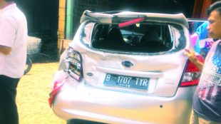 Salah satu kendaraan yang terlibat dalam kecelakaan beruntun di Jalan Ciangneng, Ciampea, Kamis 7/9 (dok. KM)