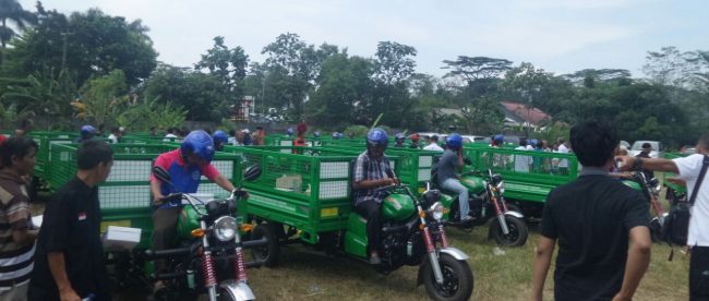 Bantuan kendaraan pengangkut sampah roda tiga yang diterima Pemkab Bogor (dok. KM)