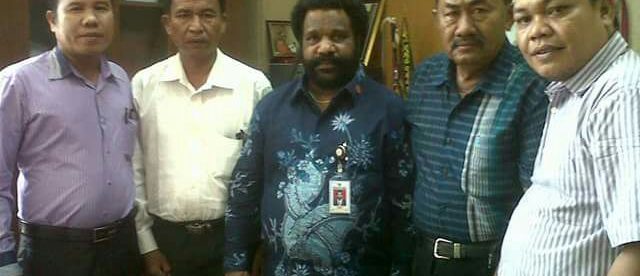 Pengurus KSU Himpasu berdialog dengan Staf Khusus Presiden RI, Lenis Kogoya di Istana Merdeka Jakarta beberapa waktu lalu (dok. KM)