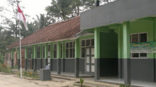 Gedung sekolah MA/MTs Al-Haq, Sukabumi (dok. KM)