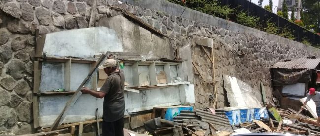 Kondisi setelah operasi penertiban PKL di jalur Puncak, Cisarua, Selasa 5/9 (dok. KM)