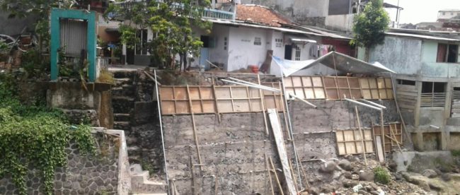 Pengerjaan peningkatan saluran air di Kampung Gunung Geulis RT 01/04 Kota Bogor (25/9) (dok.KM)