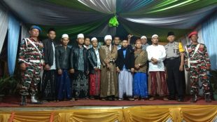 Panitia acara perayaan Tahun BAru Islam 1439H di Kp. Cibedug Girang, Sukatani, Bogor pada Rabu malam 20/9 (dok. KM)