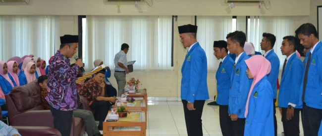 Senat Fakultas Ushuluddin UIN AAr-Raniry lantik DEMA dan HMP (dok. KM)