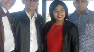 Tim LBH BARA JP yang dipimpin Dinalara Butarbutar (dok. KM)