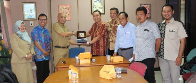 Kunjungan perwakilan dari DPRD Provinsi Riau ke Dinas Sosial DKI Jakarta, Selasa 3/10 (dok. KM)