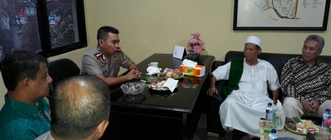Kapolres Jakarta Timur mengajak para Tokoh Masyarakat Matraman selalu menjaga ketentraman dan menghargai keberagaman (dok.KM)