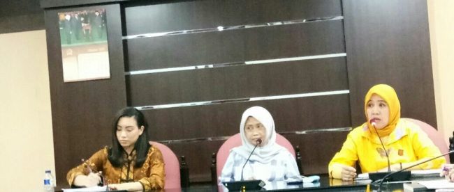 Anggota DPR Komisi VIII Rahayu Saraswati (kiri)