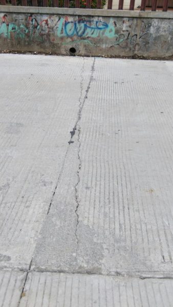 Salah satu proyek betonisasi jalan di Kota Bogor yang retak akibat tidak dikerjakan sesuai spesifikasi (dok. KM)