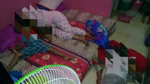 Kondisi keluarga Sariun, warga Klapanunggal yang ditemukan sudah meninggal, Selasa sore 3/10 (dok. KM)