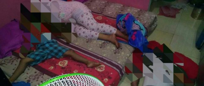 Kondisi keluarga Sariun, warga Klapanunggal yang ditemukan sudah meninggal, Selasa sore 3/10 (dok. KM)